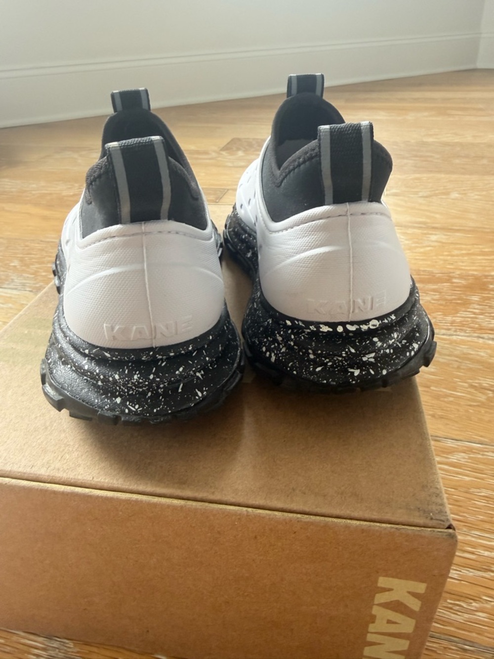 Men's Kane Revive AC - White / Black size 9 - Picture 5 of 7